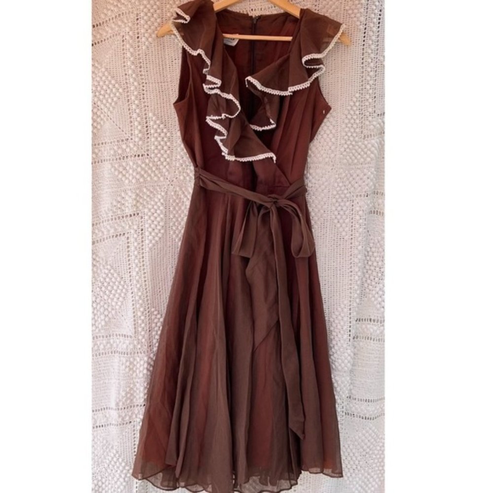 Vintage Coco California brown & white v neck ruffle collar 50s 60s 70s dress